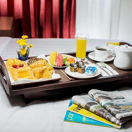 Blue Sky Hotel Petamburan Jakarta Extérieur photo