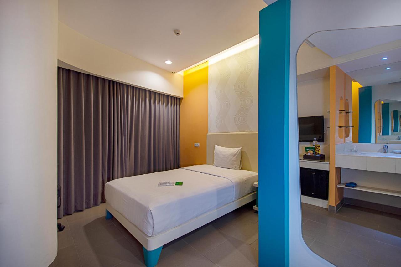Blue Sky Hotel Petamburan Jakarta Extérieur photo