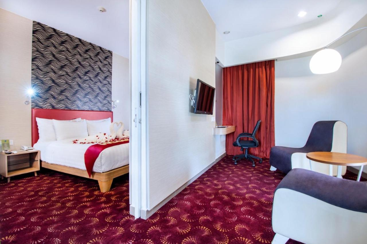 Blue Sky Hotel Petamburan Jakarta Extérieur photo